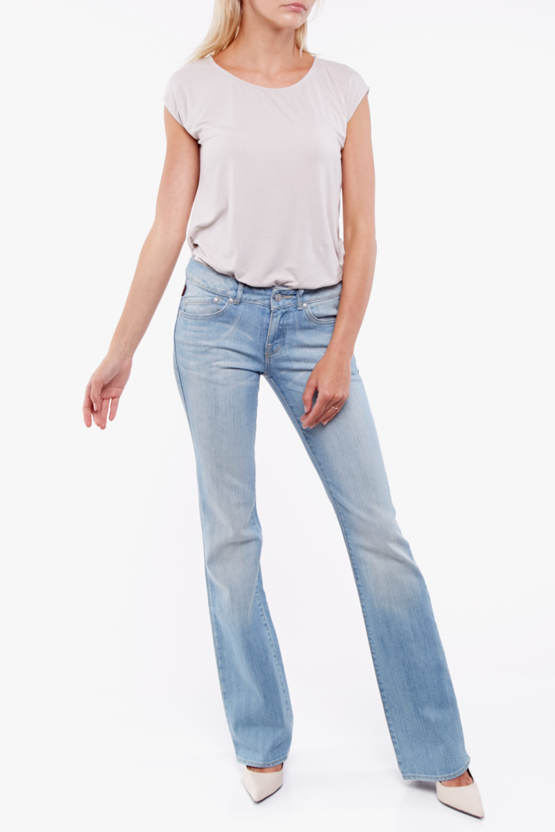 Классические, прямые женские джинсы Montana с легкими потертостями