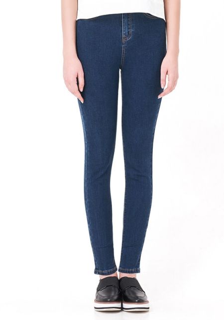Узкие женские джинсы с высокой посадкой
